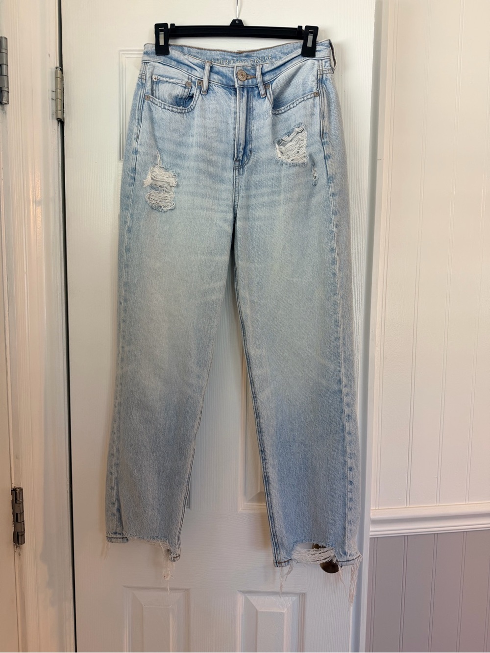 American Eagle Outfitters Light Wash Distressed Boyfriend Jeans